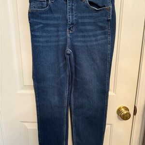 📦 Judy Blue Hi-Rise Cropped Straight with Ankle Slit *EXCELLENT USED CONDITION*